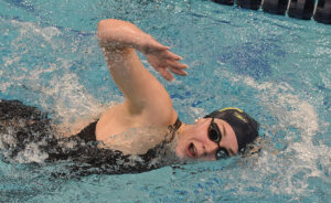 West Virginia swimming and diving teams recognized for community service